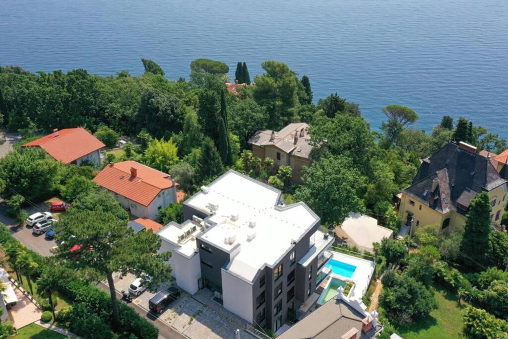 Marena - Trees To Seas Luxury Escape
